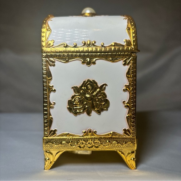 Taj Importing Co Japan White & Gold Enamel Metal Musical Jewelry Box Retail 200$ - Picture 6 of 15
